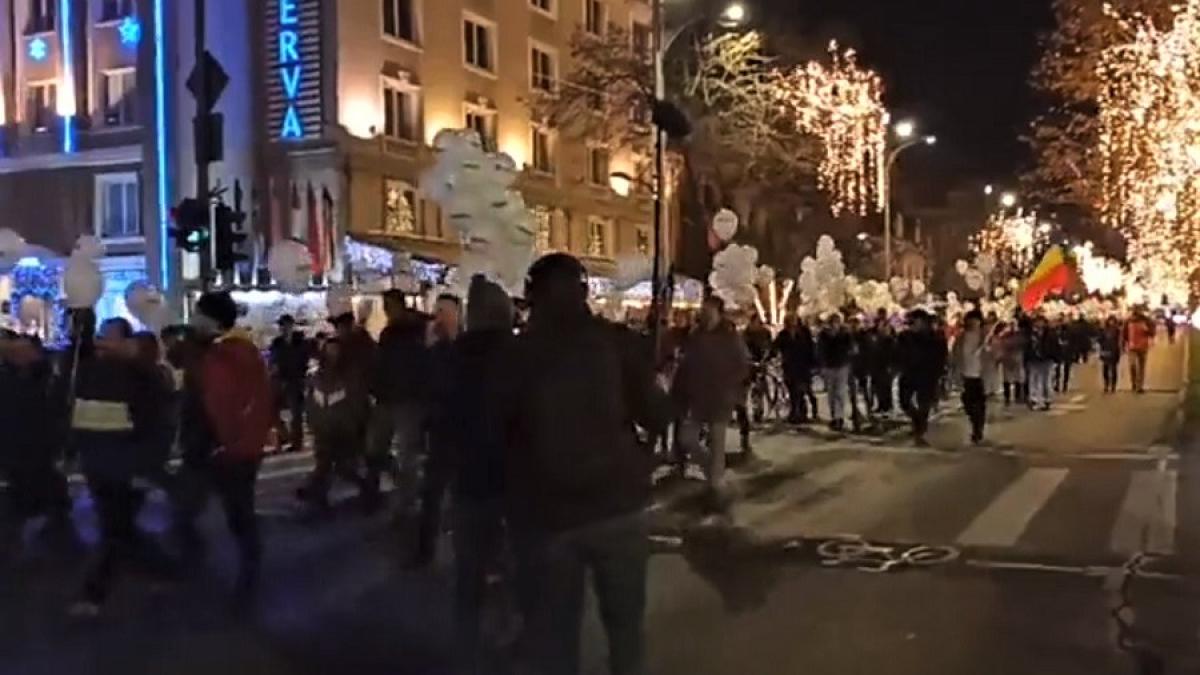 mars_eroii_revolutiei_cpv_77473600