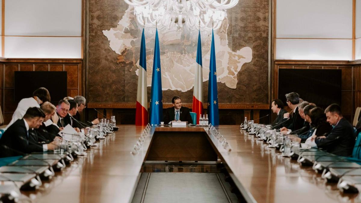 guvern-orban-foto-pnl-fb_68230700