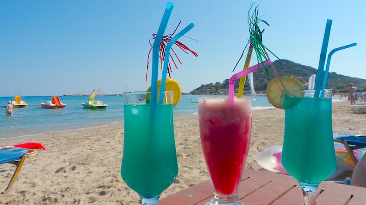 cocktail_plaja_vacanta_nisip_mare_litoral_92982400
