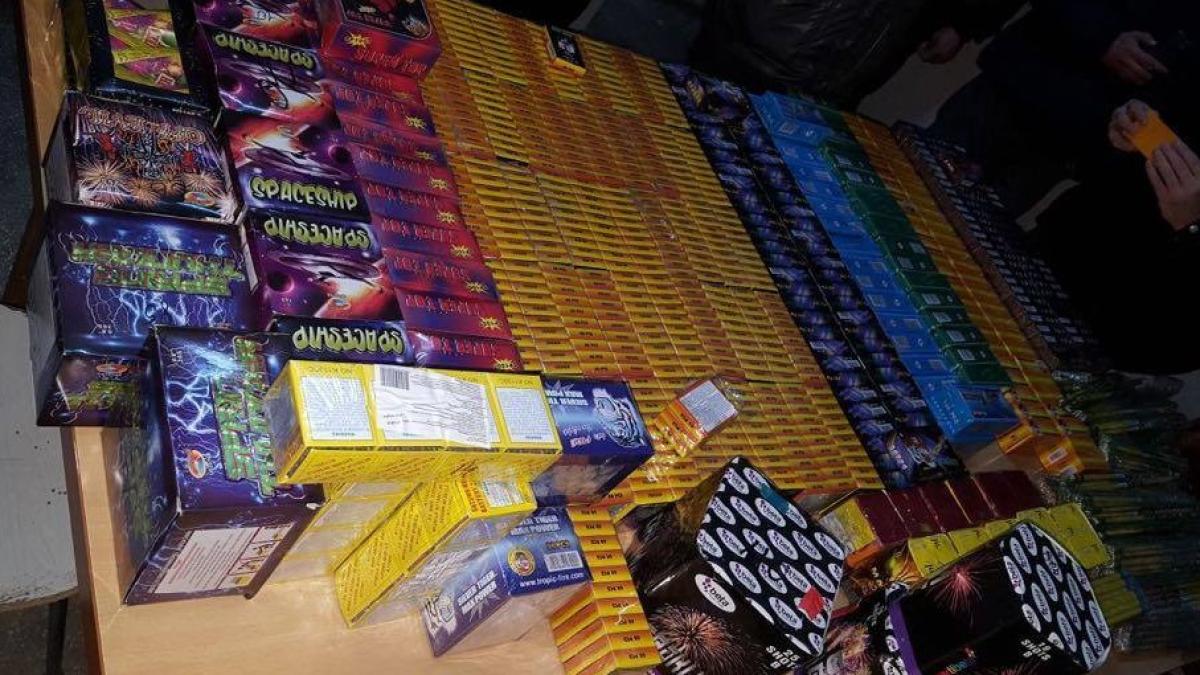 petarde_confiscate_72960400