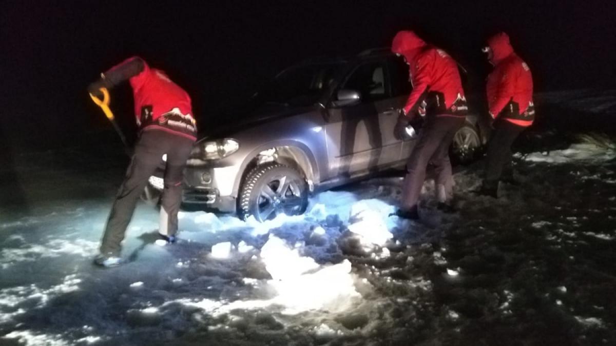 bucegi_salvamont_turisti_blocati_fb_54974500