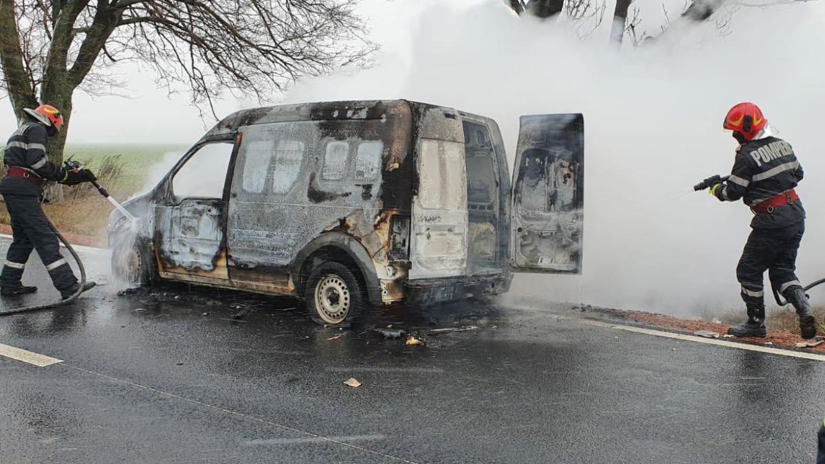 masina_in_flacari_tulcea_85401000