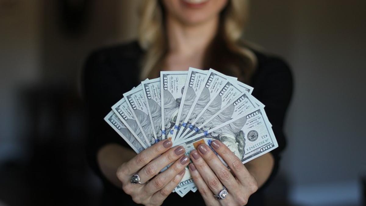 woman-3261425_640_90346400