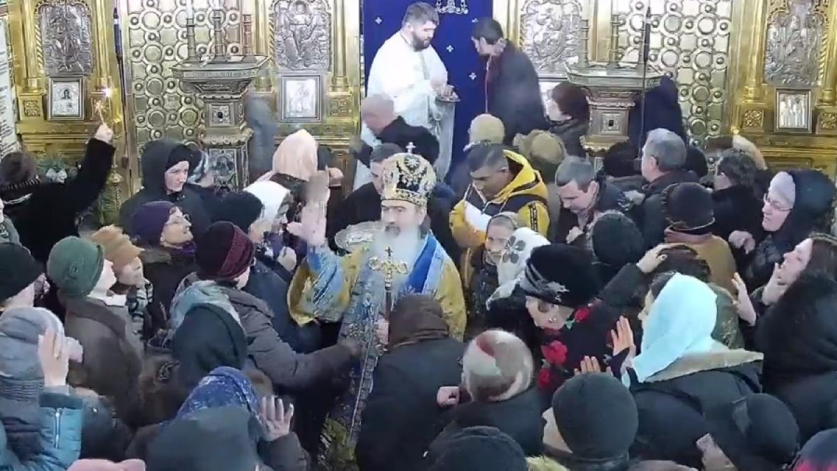 teodosie_sfintire_agiasma_boboteaza_cpv_88306100