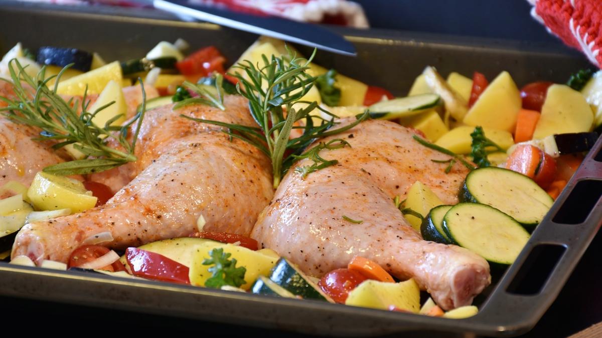 condimentare-carne-pui_84940700