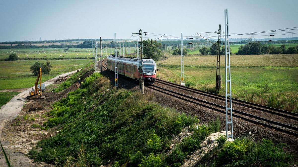 tren_ungaria_fb_94786100