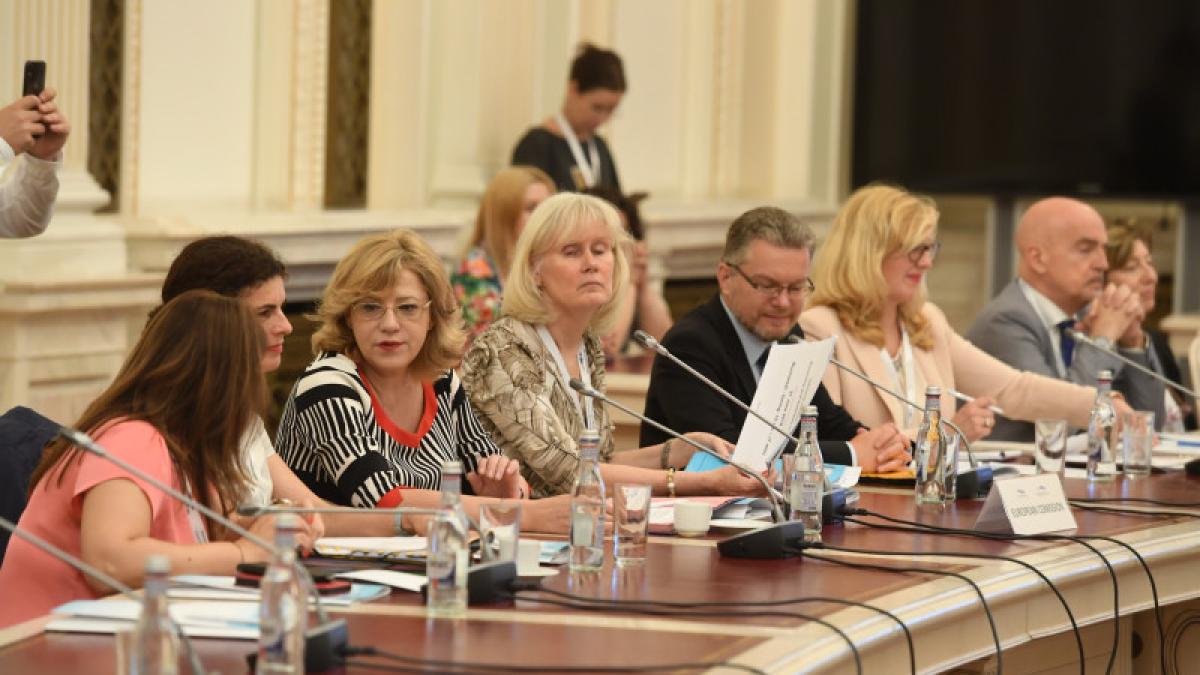 corina-cretu_48880400