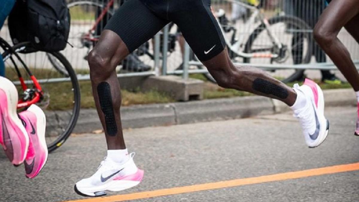 eliud_kipchoge_pantofi_sport_fb_86840700