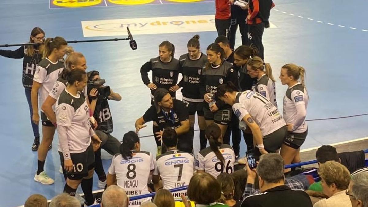 csmbucuresti_meci_liga_fb_00365200