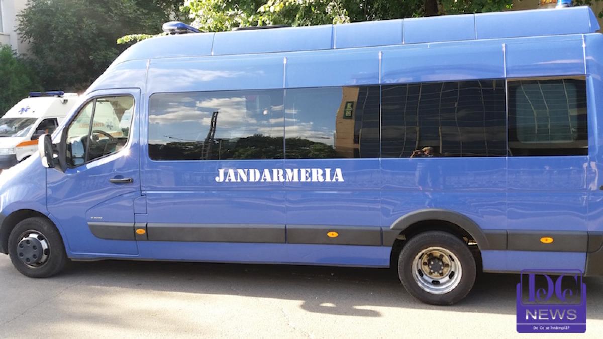 jandarmi_masina_010_47176800