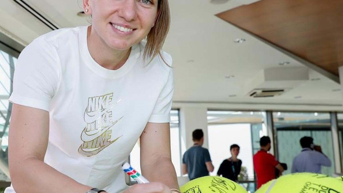 simona_dubai_autograf_fb_19598800