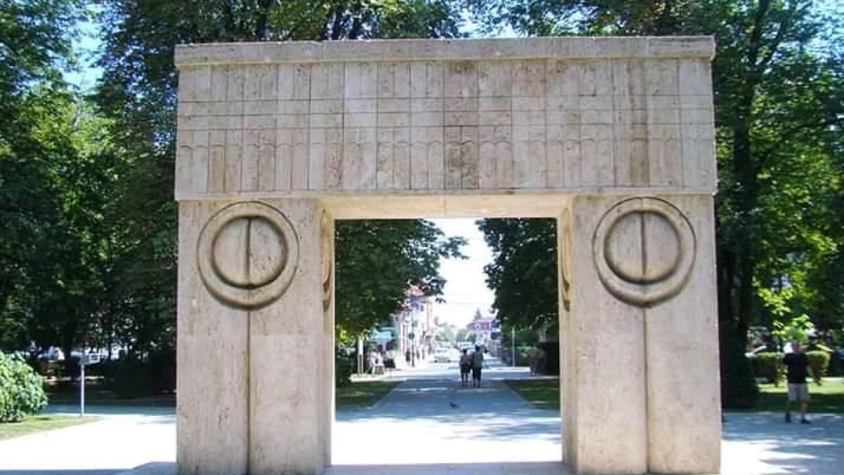 poarta_sarutului_fb_92860800