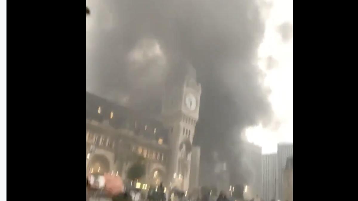 paris-franta-incendiu_05052000