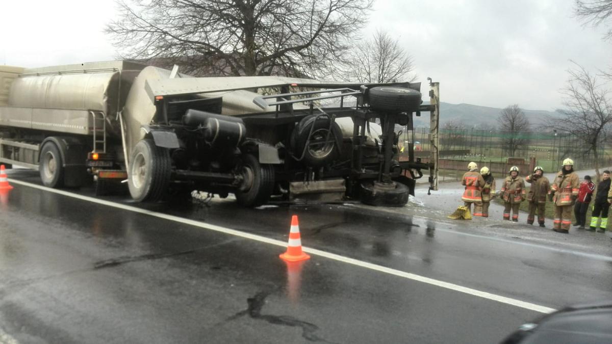 6534270a-93c6-470b-b6ee-d3ab705d4bf4_00187900