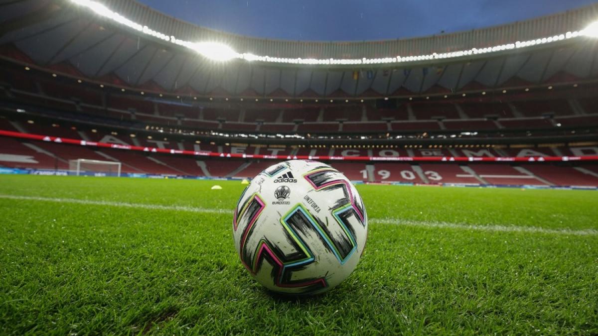 minge_adidas_forbal_stadion_madrid_romania_spania_51458500