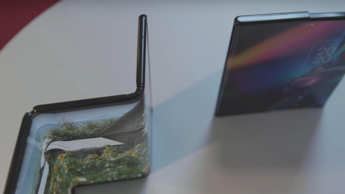 viitorul smartphone urilor telefonul care se impacheteaza de trei ori si ecranul rulant