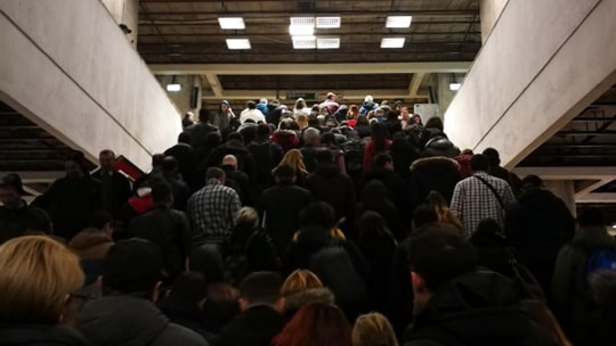 metrou_unirii_aglomeratie_41847200