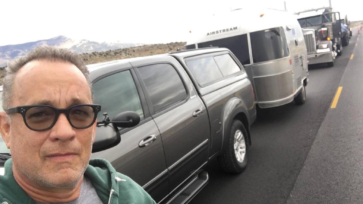 tom_hanks_fb_truck_66172100