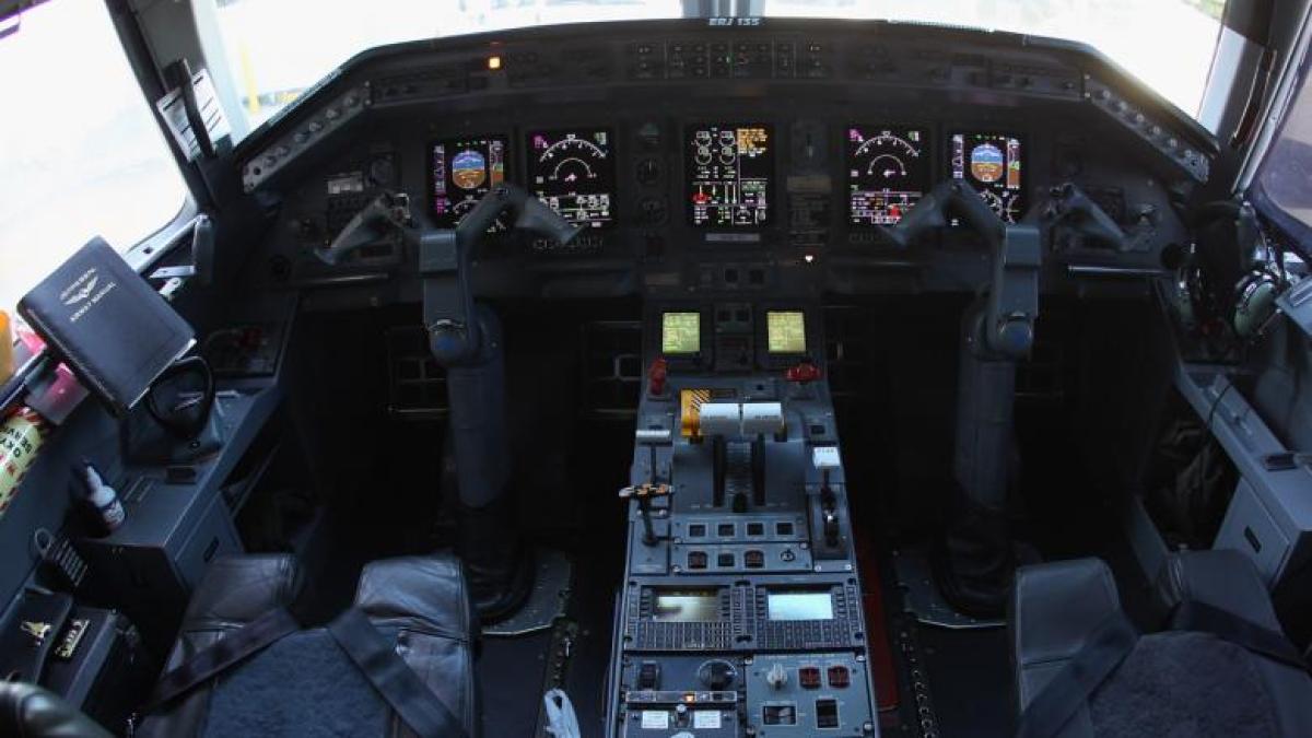 cockpit_01396300