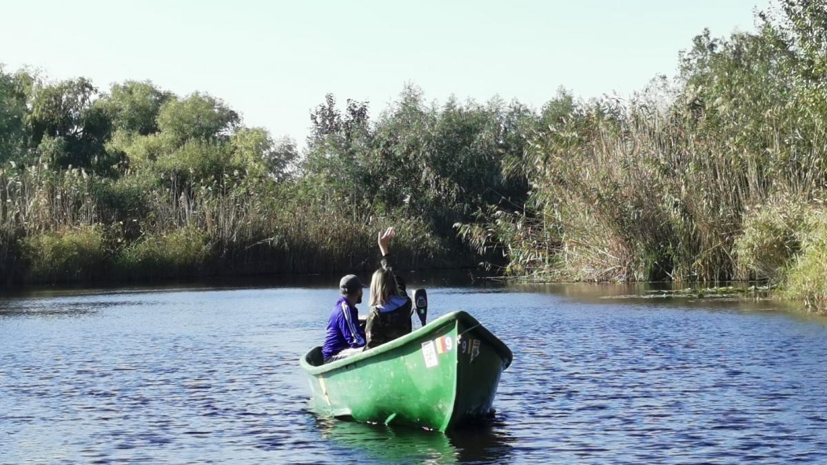 pescari-pescuit-delta-dunarii-barca-pescuit_02755500