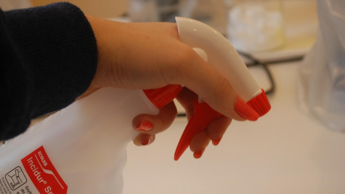 coronavirus-spray_96792400