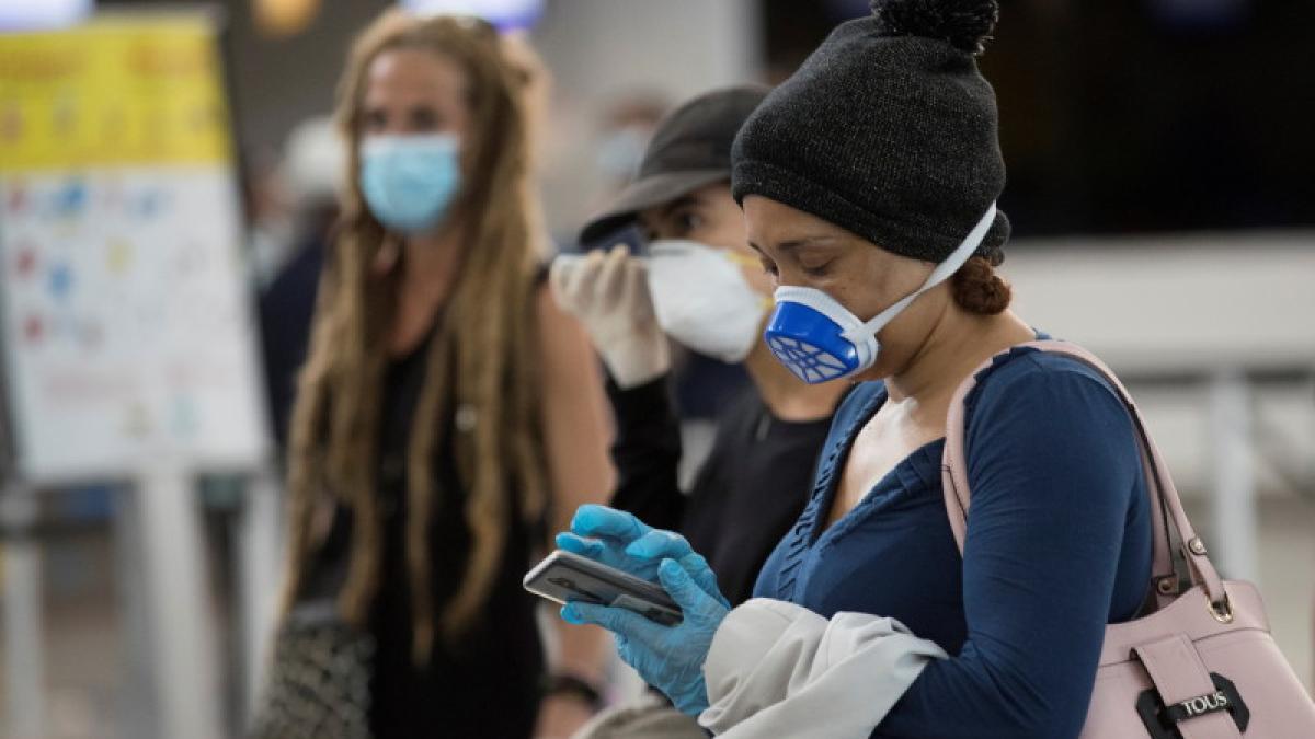 coronavirus-persoane-masca_61135900