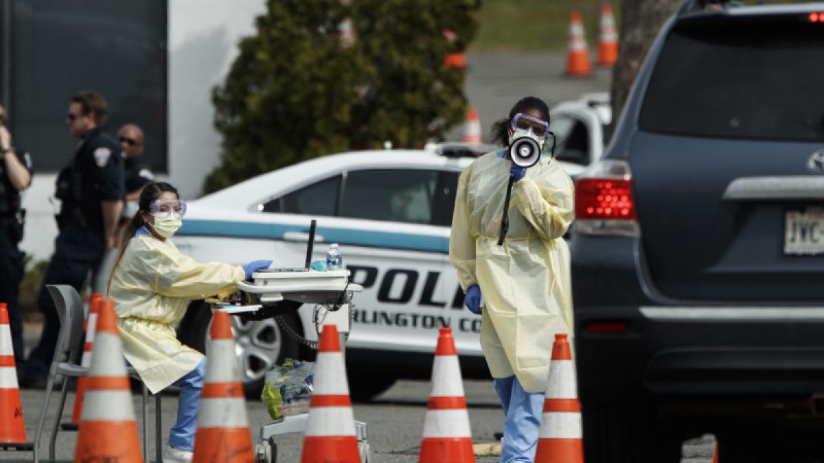 drive-through-coronavirus_88592100