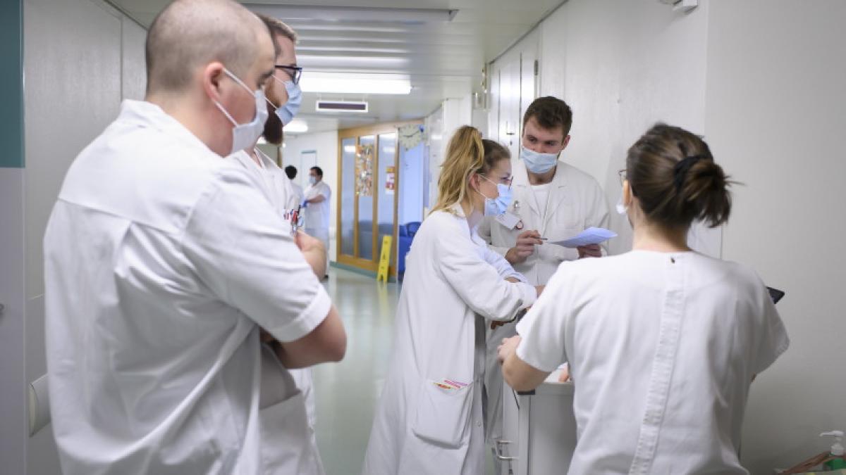 medici_coronavirus_agerpres_38013200