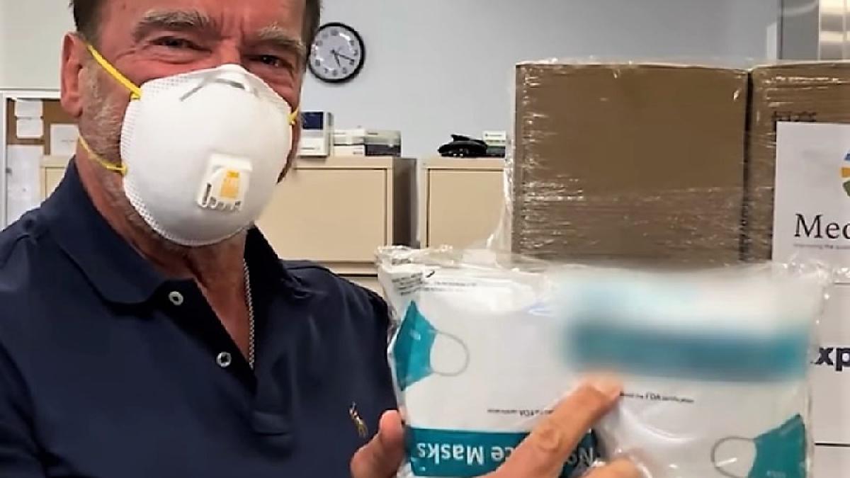 arnold_schwarzenegger_masti_donatie_cpv_62758500