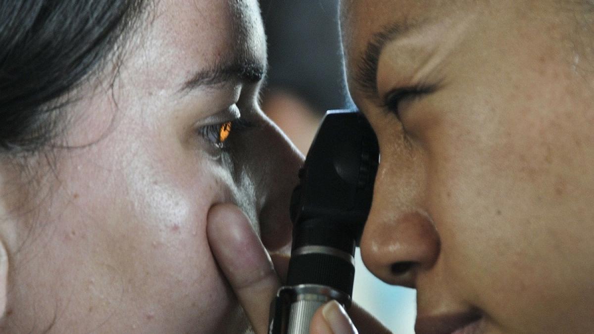 optometrist-ochi-consult-pxb_99313700