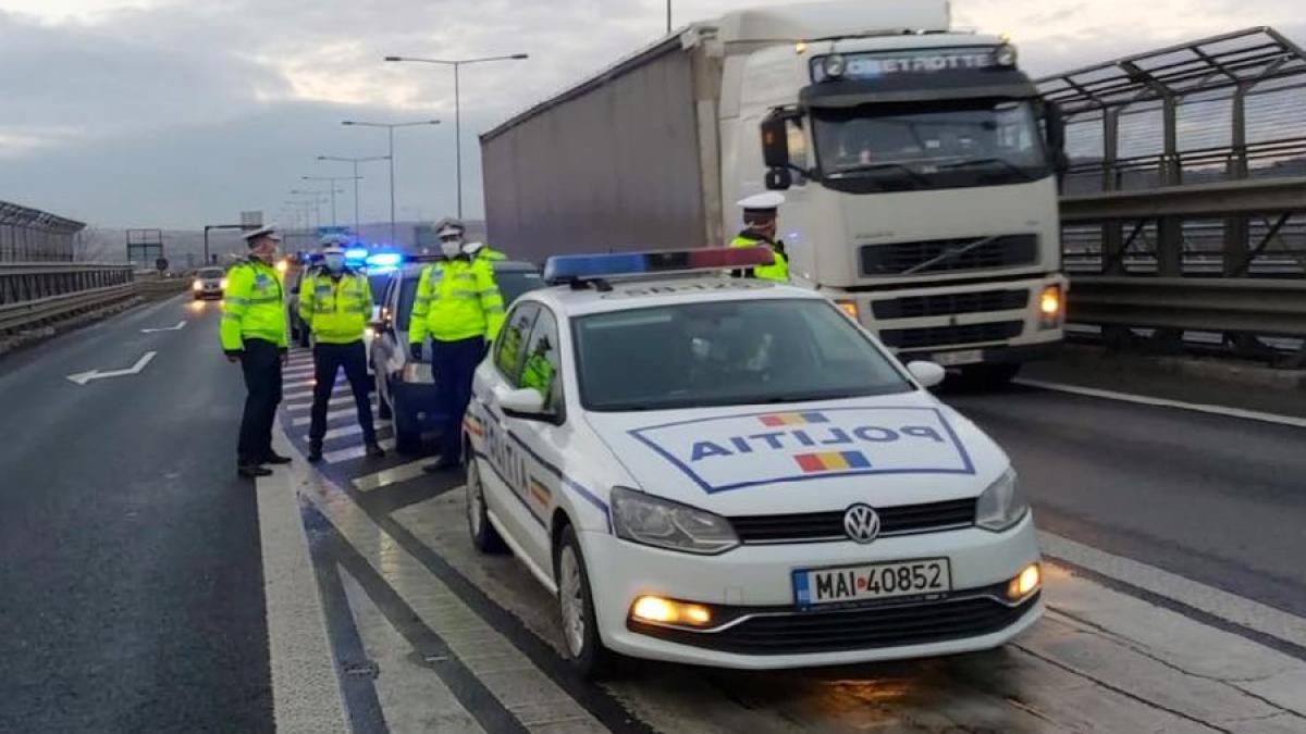 politie_autostrada_fb_84379300