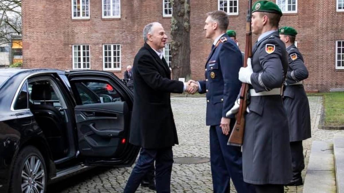 mircea_geoana_nato_fb_hamburg_02512800