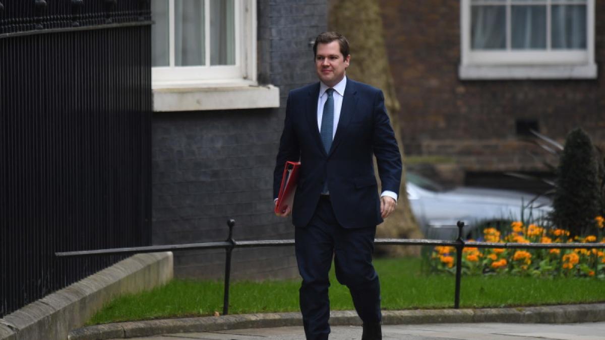 robert_jenrick_marea_britanie_secretar_stat_ager_30467200