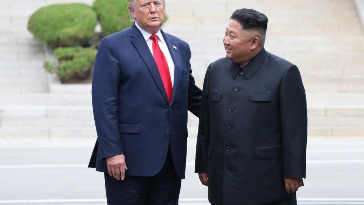 trump-kim_51050900