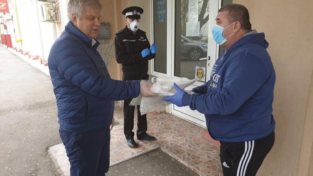 dan-tudorache-ajutoare-politist-coronavirus-fb_41109300