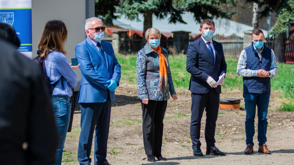 screenshot-2020-04-30-at-08-15-33_01576000