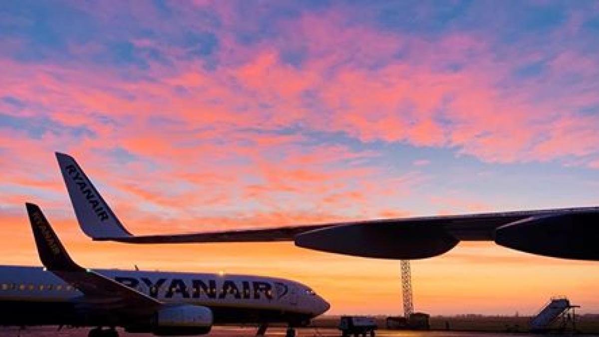 ryanair_avioane_aeroport_fb_59986200