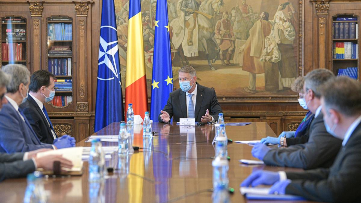 orban_iohannis_masca1_12024300