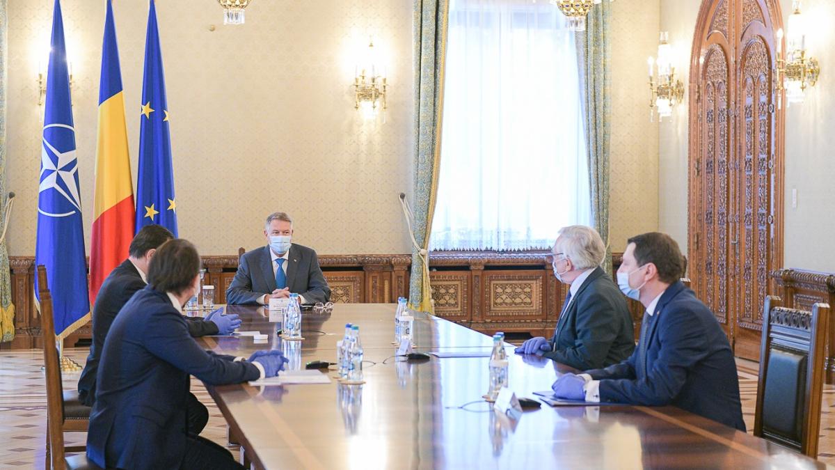 iohannis-isarescu_07916400