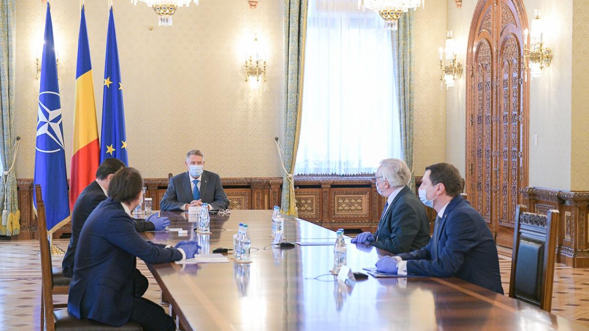 iohannis_isarescu_4_21139200