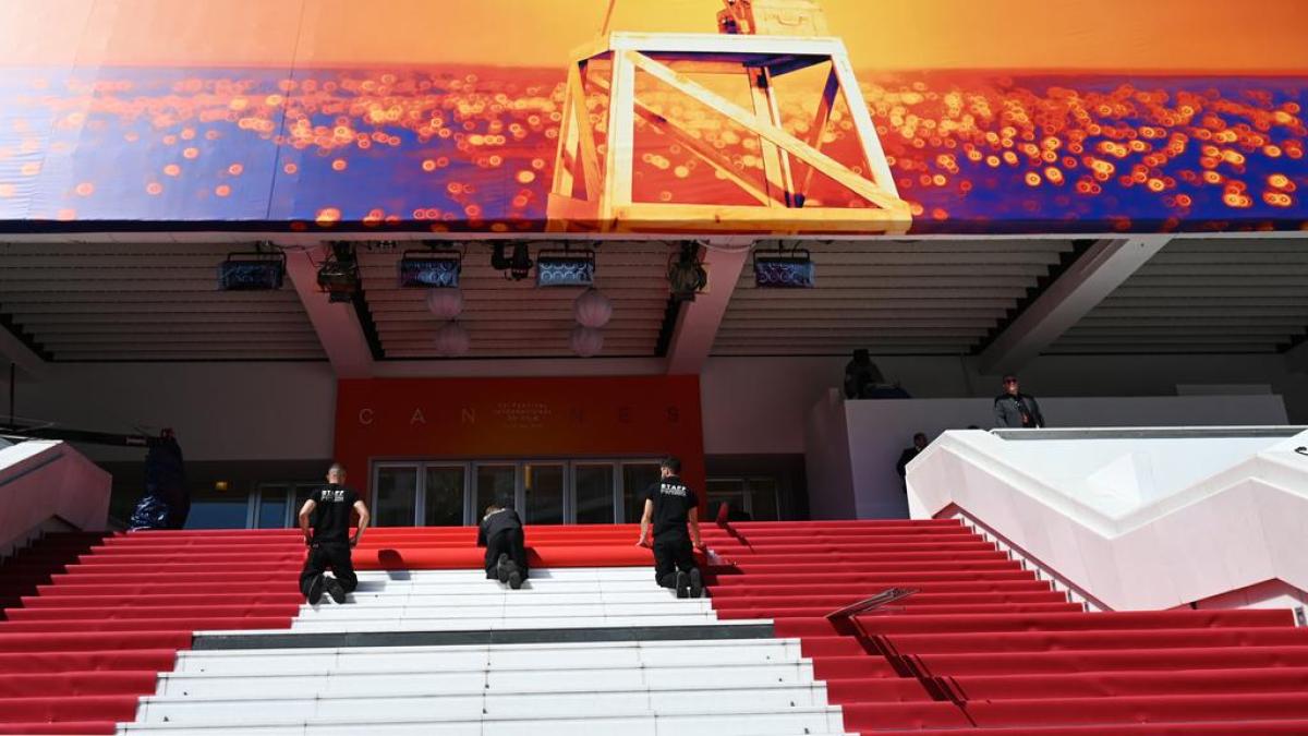 cannes-2020-covor--pustiu_40710300