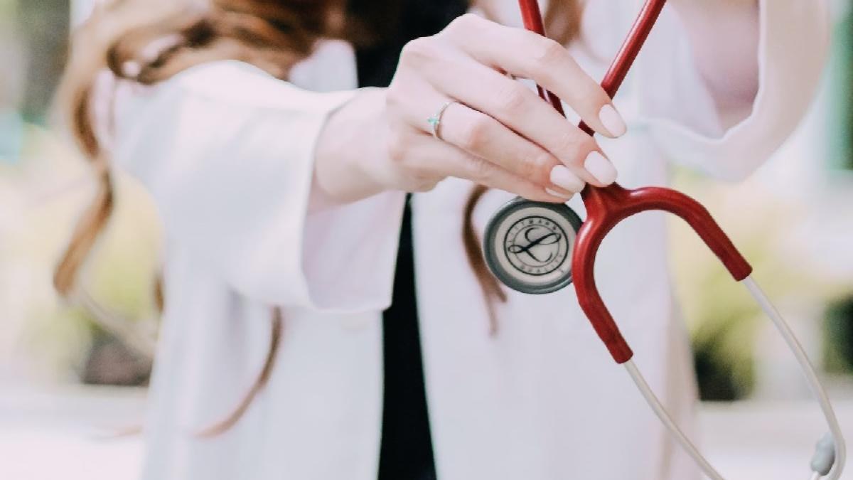 medicina_stetoscop_hipocrate_29981500