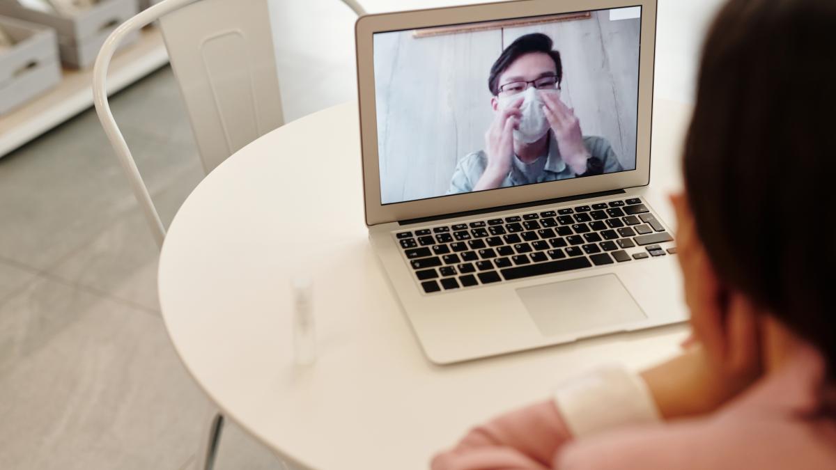 coronavirus-masca-laptop_98179000