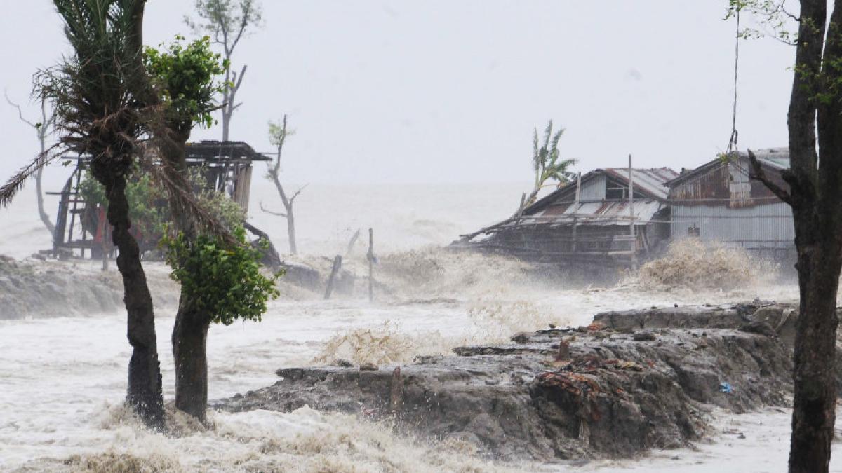 ciclonul-amphan-india_56498900