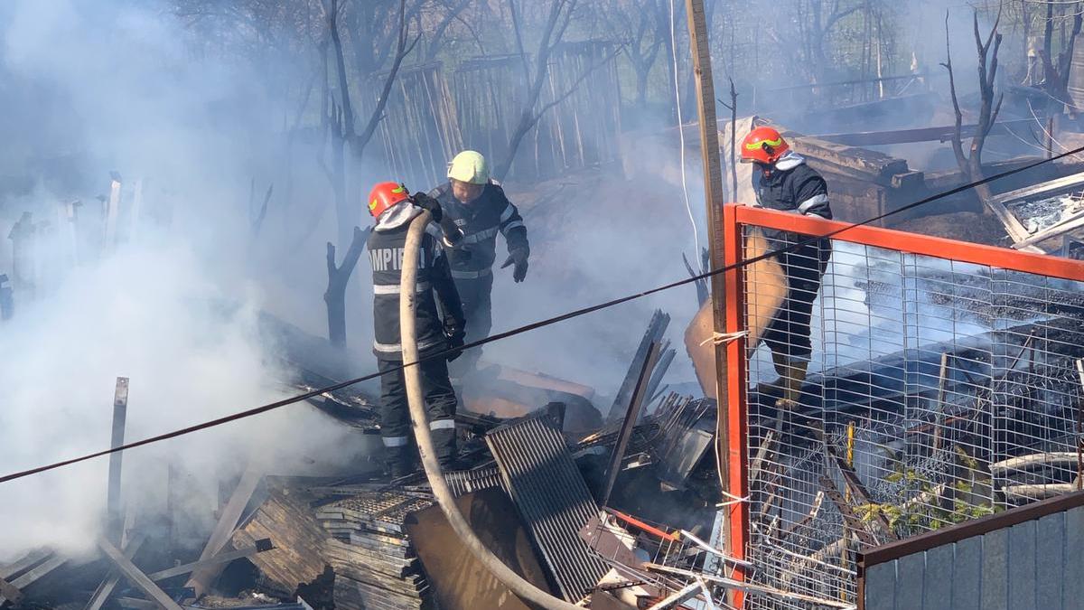 whatsapp-image-2020-04-06-at-17-38-08_51337100