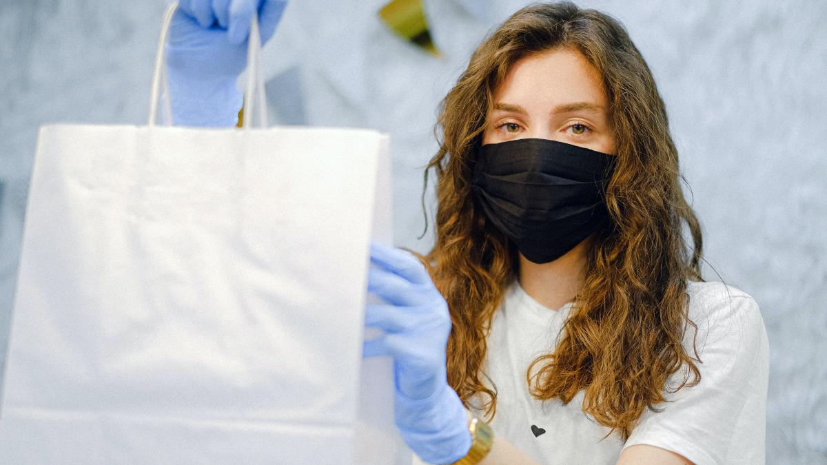 coronavirus-masca-cumparaturi_27433600