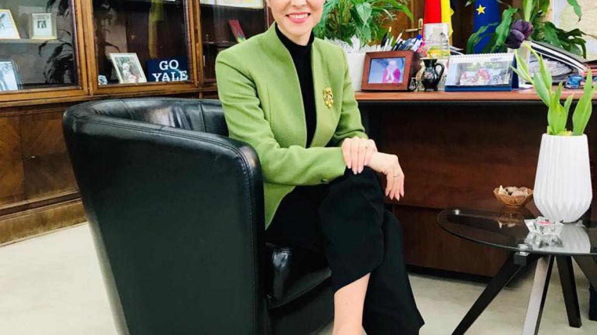 ana_birchall_44593100