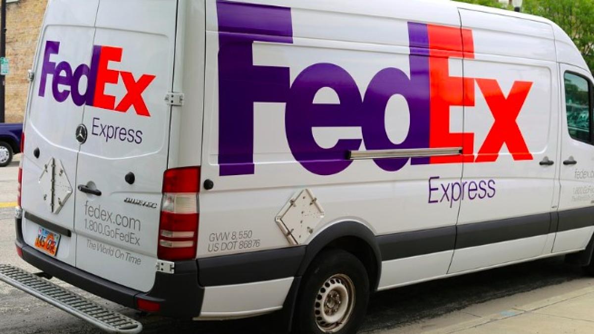 fedex_transport_58026600