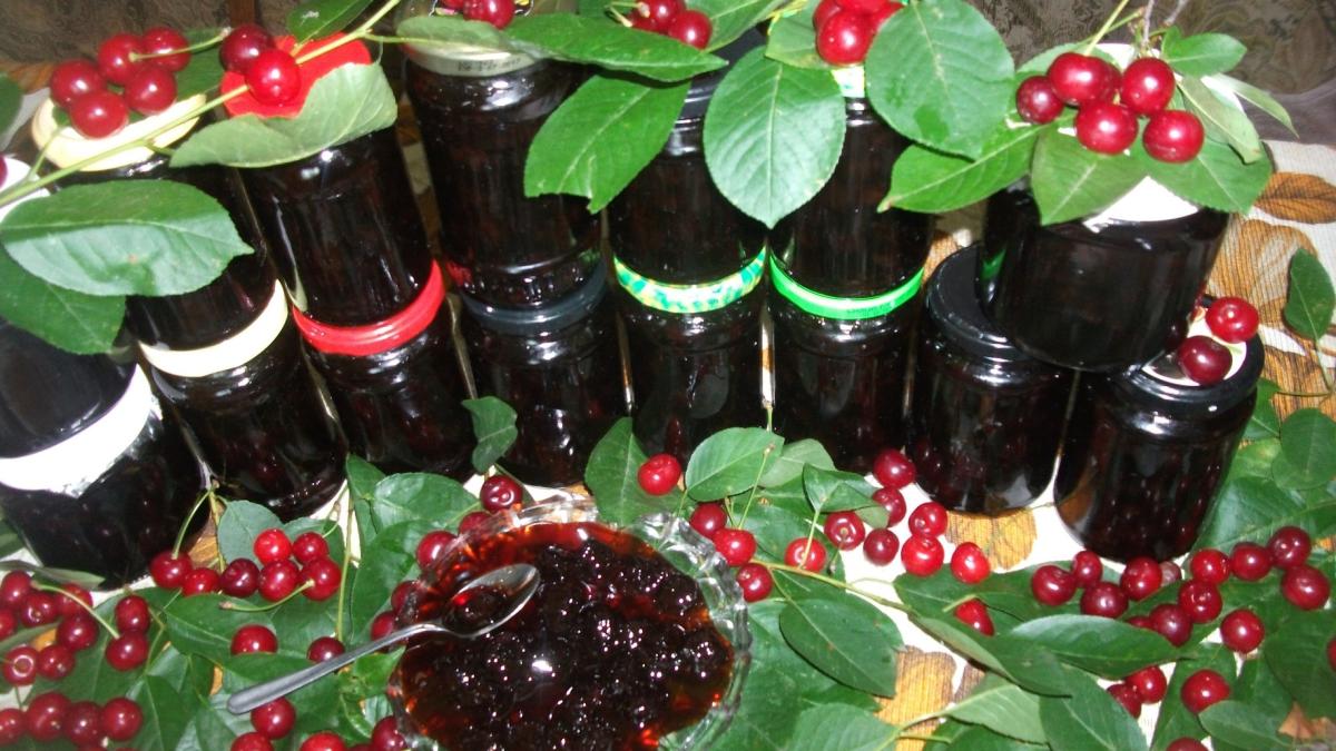 dulceata-de-visine_30240400