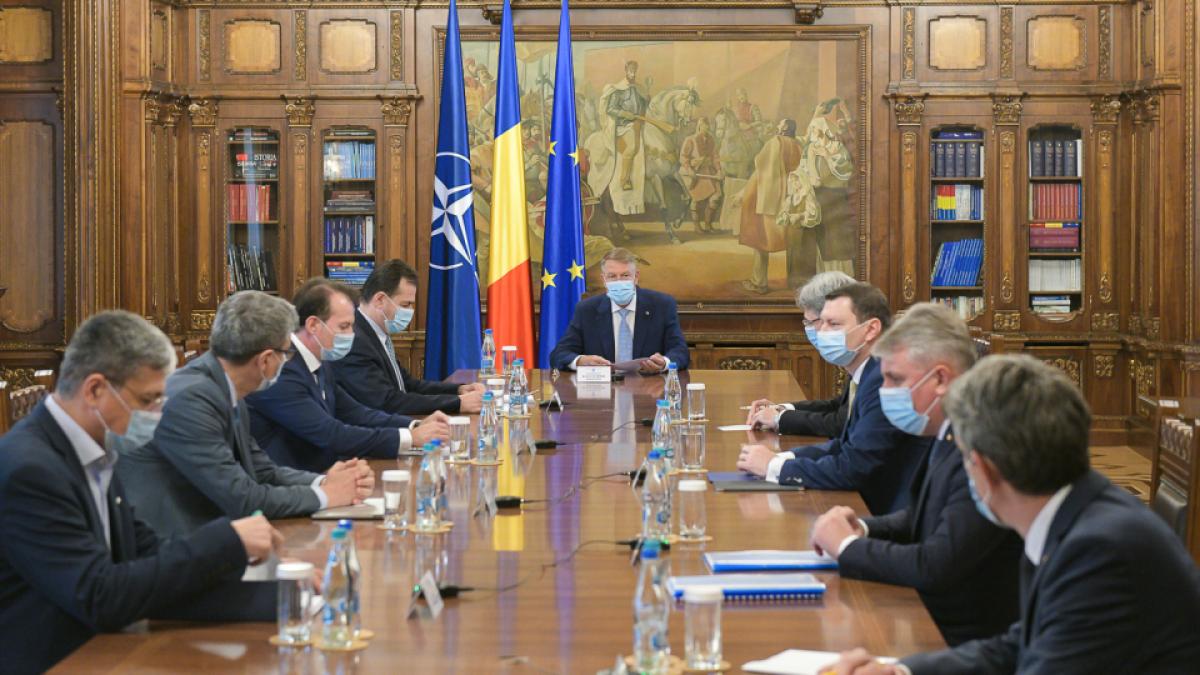 iohannis_intalnire_ministri_presidency_84707500